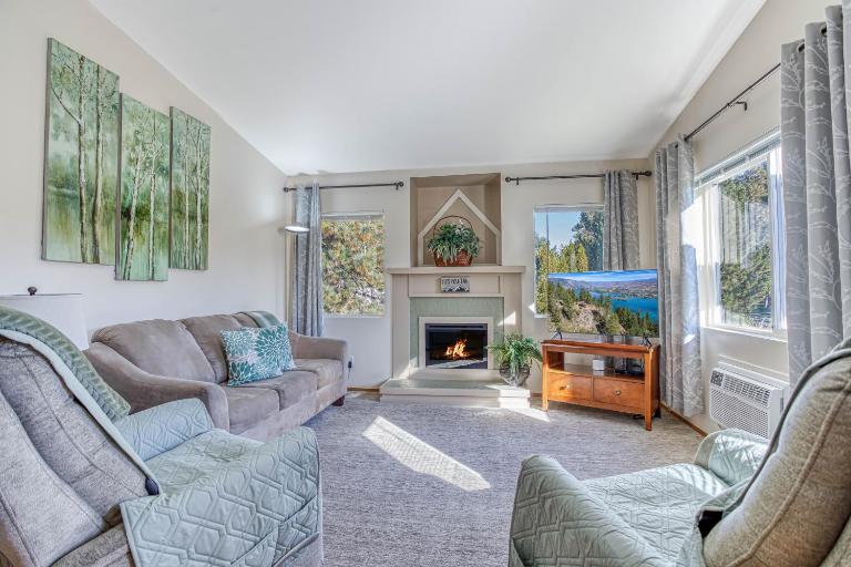 Walk to Downtown Leavenworth, Coaster, Festivities, Oktoberfest, Christmas Lights, Maifest - B&B Leavenworth