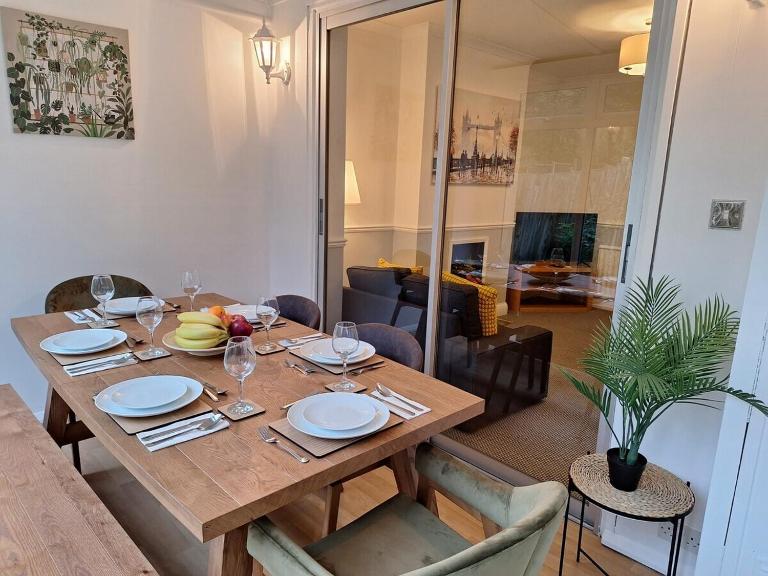 Pitfold Road - B&B London