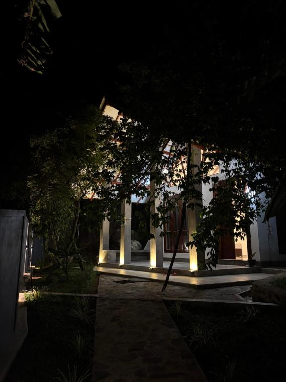 Rock Harmony Villa - B&B Dodanduwa