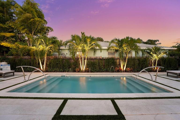 Lovely 1 Bedroom - Walk to Waterfront - Bed and Breakfast West Palm Beach