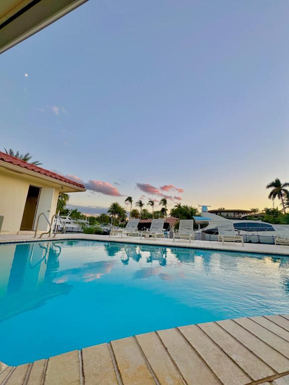 Quiet Luxury Canal Villa Near the Beach - Ferienwohnung Fort Lauderdale