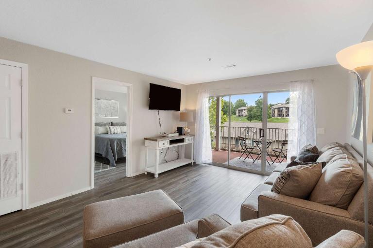 The Branson Condo at Fall Creek - Overlooking the Rolling Hills - Chambres d'hôtes Branson
