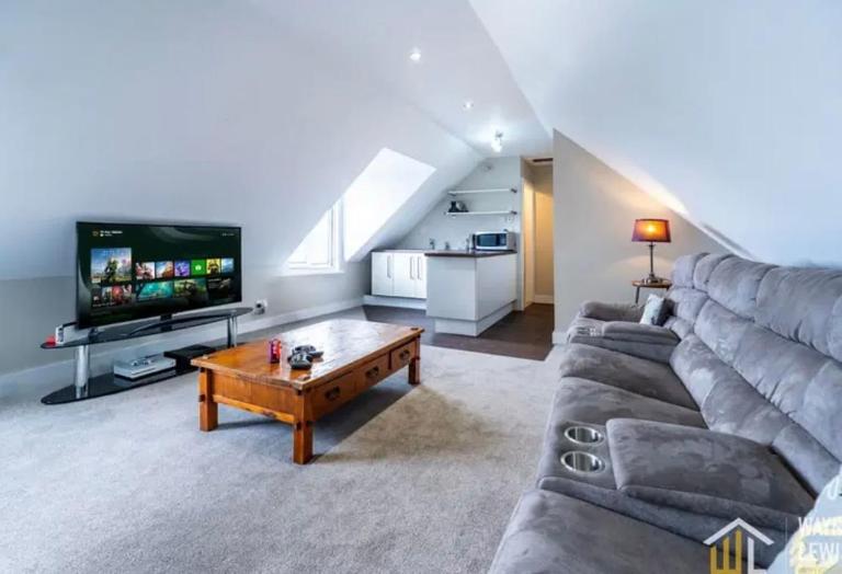 The Whitehouse - B&B Pontypridd