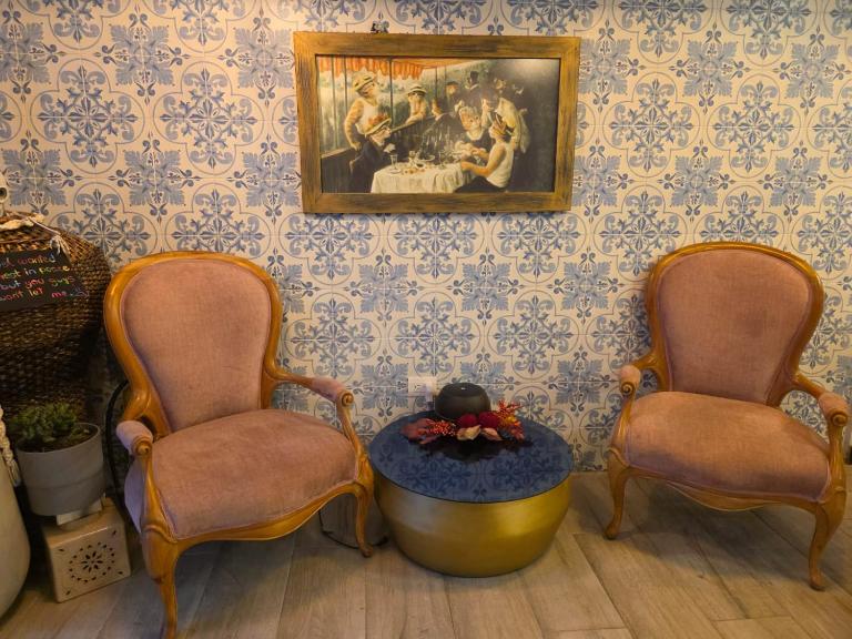 Freyja Hostal Boutique - Café Bistró - B&B Bogotá