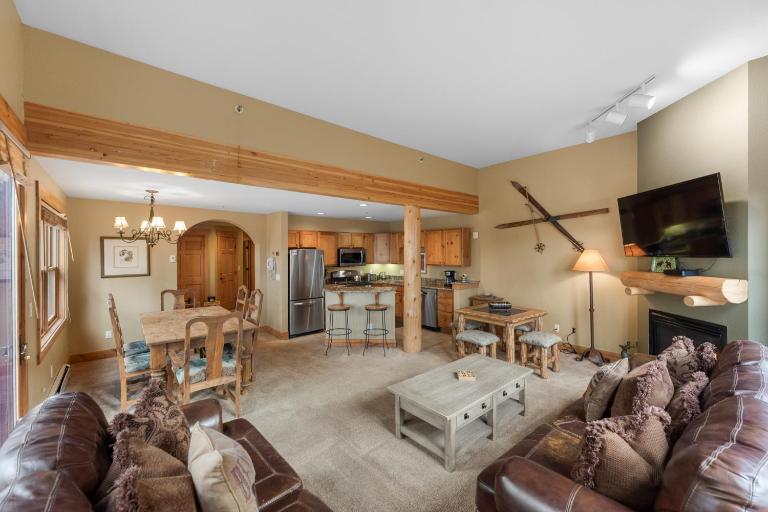 Trappers Crossing 8761 : 2 - B&B Keystone