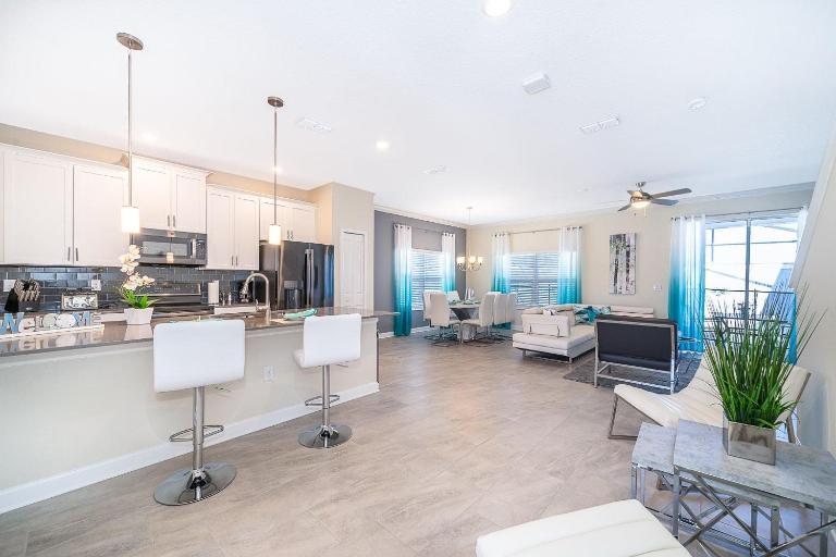 4393MO TOWNHOUSE 5 BEDROOMS & 4 BATHROOMS + POOL - B&B Kissimmee