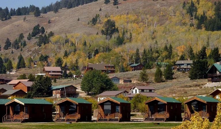 Spectacular Lakefront Wooden Cabin near West Yellowstone, Montana - B&B West Yellowstone