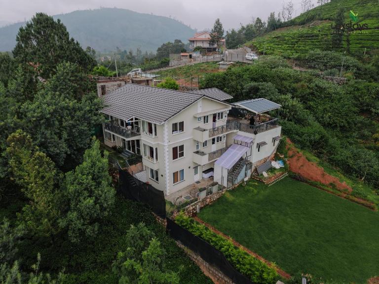Hope Horizon Luxury Villa By LexStays - B&B Coonoor