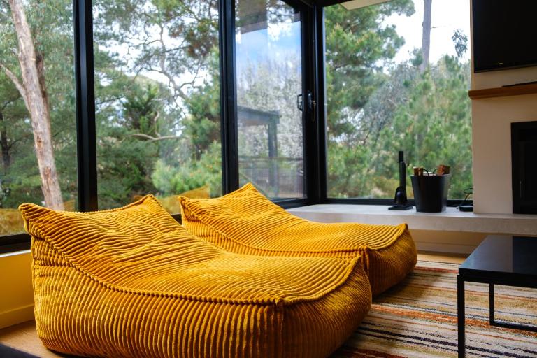 Waldhütte your enchanting forest retreat! - B&B Hepburn