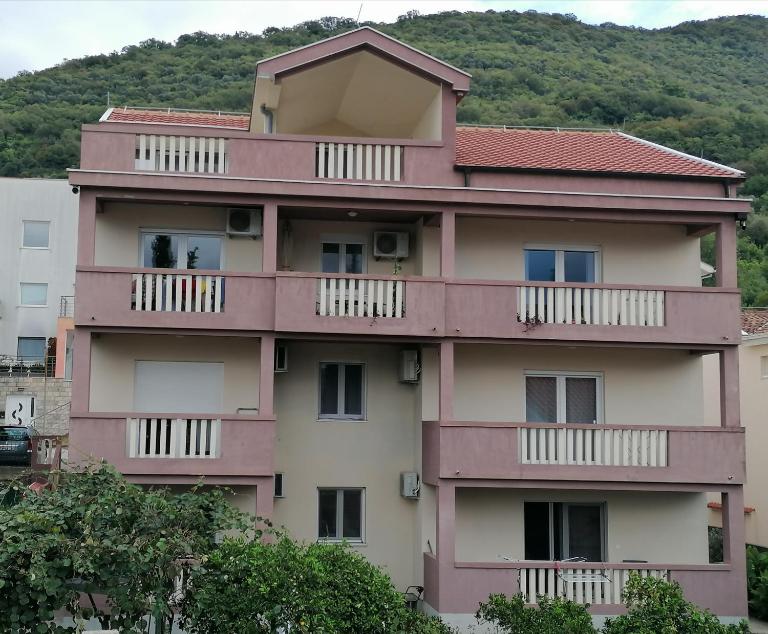 Apartments Mira - B&B Teodo