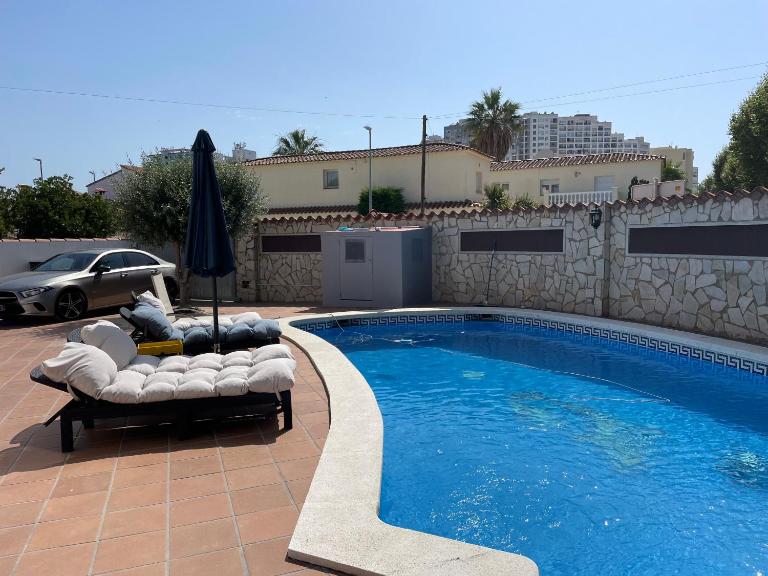 Très belle Villa Empuriabrava - B&B Empuriabrava