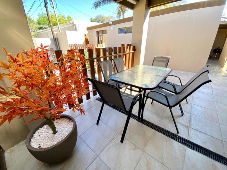Modern Van Riebeeck Park Accomodation - B&B Worcester