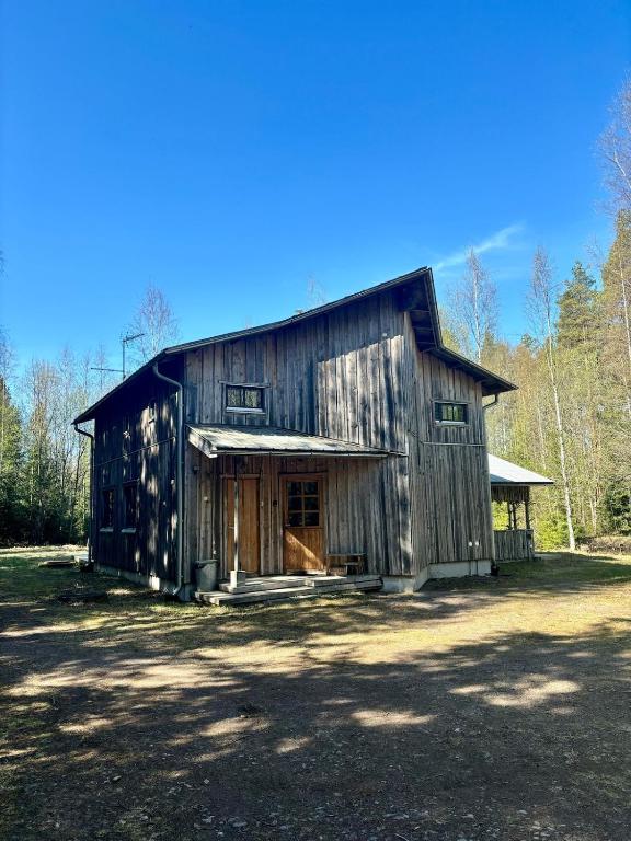 Serene Forestnest - Bed and Breakfast Hirsjärvi