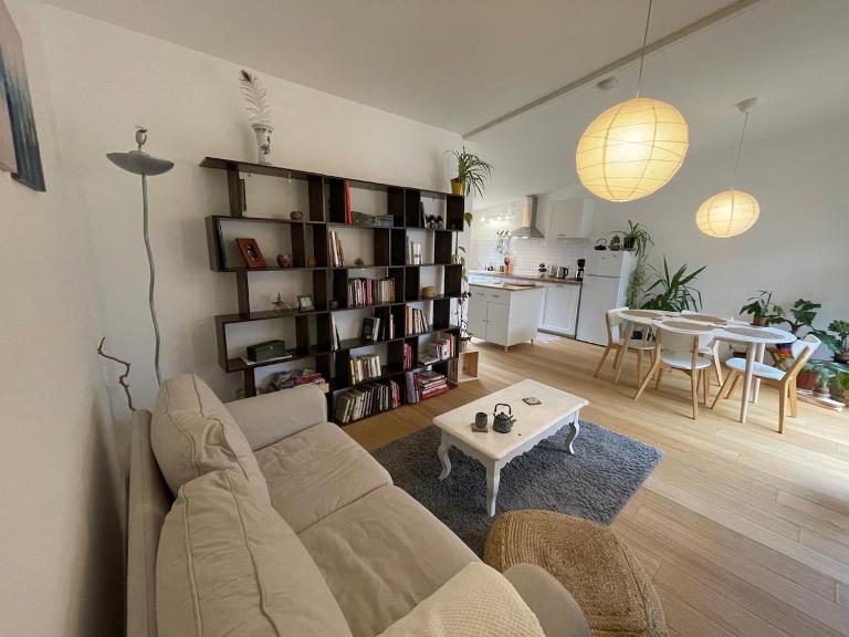 Charming 2 bedroom house beautiful garden and patio - Bed and Breakfast Rijsel