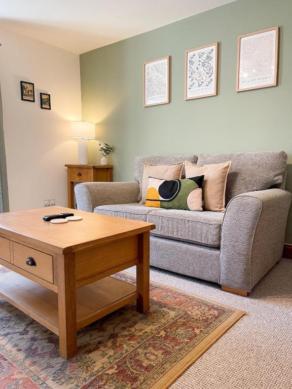 Hadrians Retreat, Cosy 1 Bed Flat - near M6 Jct45, A75, Gretna & Carlisle - B&B Longtown