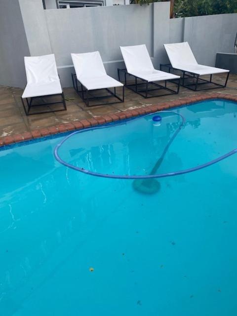 sea view oasis apartment at Dolphin Crest Villa - B&B Cape Town