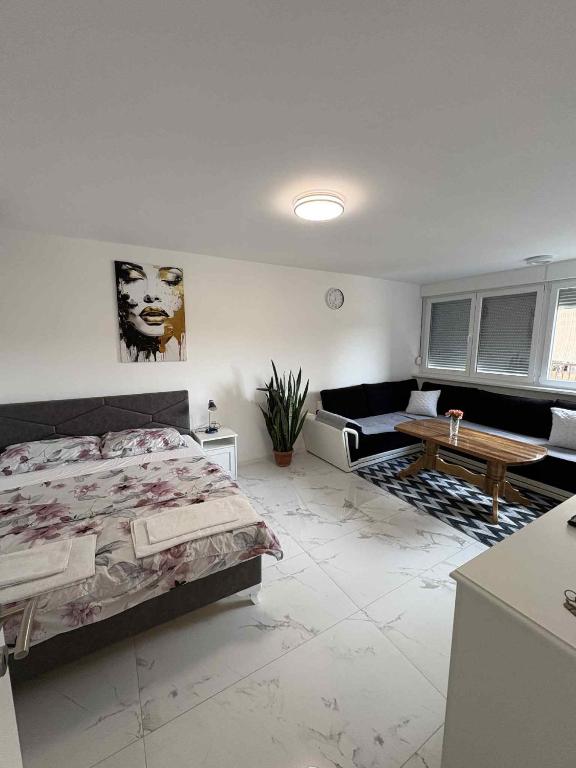 Stan na dan - zvijezda Danica Kozarska Dubica - B&B Dubica