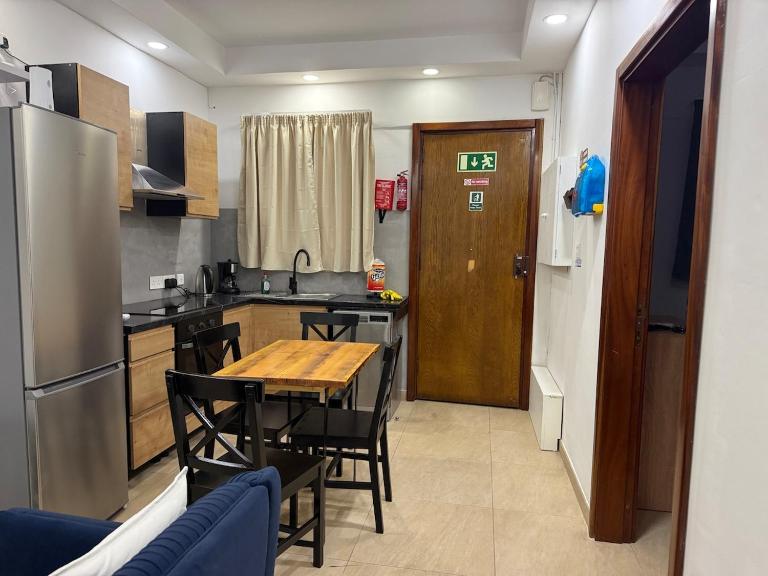 4 Bed Maisonette Close to Mater Dei - B&B Birkirkara