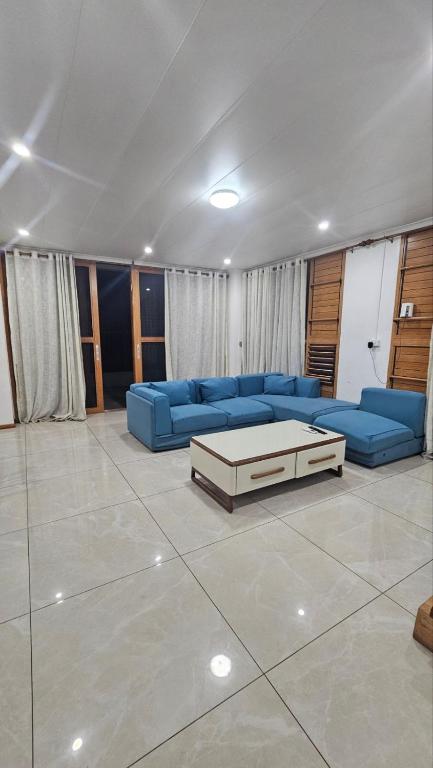 Wheel chair accessible Nice Three Bedroom Apartment in Martintar Nadi - B&B Naidi