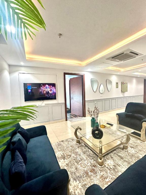 Gold crest mall Two Bed Luxury Apartment - Mirhaa Homes - Ferienwohnung Lahore