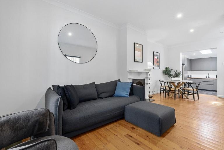 Comfortable 3BR Home for 8 Near Central Station - B&B Sídney