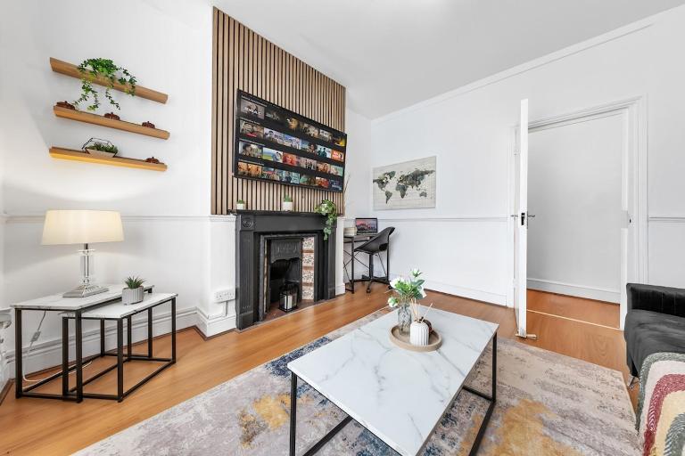 Citylink Spacious 5-Bedroom House,Wi-Fi,Easy Access to Excel and Central London - B&B Londra