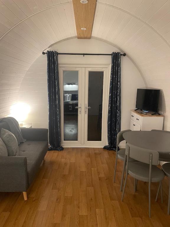 AfonCoed - A cozy, quiet stay by the river - Ferienwohnung Llanrhaeadr-ym-Mochnant