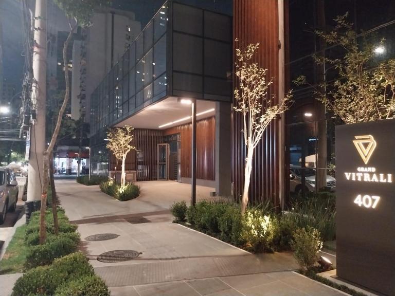 Lindo e espaçoso studio com cama queen e cama solteiro - B&B São Paulo