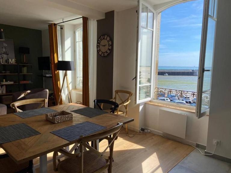 Cancale, vue mer, accès direct sur la baie du Mont-Saint-Michel - Ferienwohnung Cancale