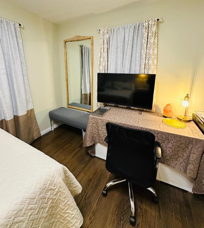 The Princeton 3BR, BBQ, Patio - Shared Home - B&B Trenton