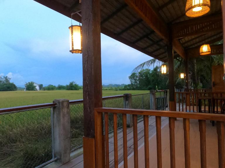 สมายด์ ฮ่อมนา เรสเฮาท์ Smile Homna Resthouse - Bed and Breakfast Ban Mae Chong Tai