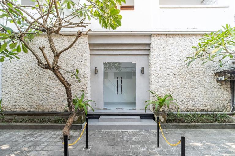 Srikrisna - B&B Seminyak