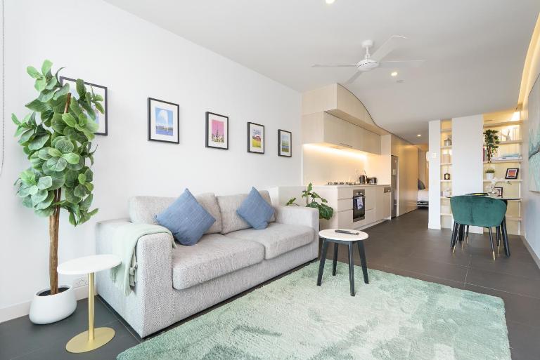 Furnished Nishi Stay with Scenic Mountain Views - Hosted by Canstay - B&B Broughton Vale