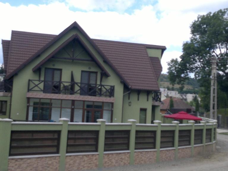 Imola Vendégház - Bed and Breakfast Sovata