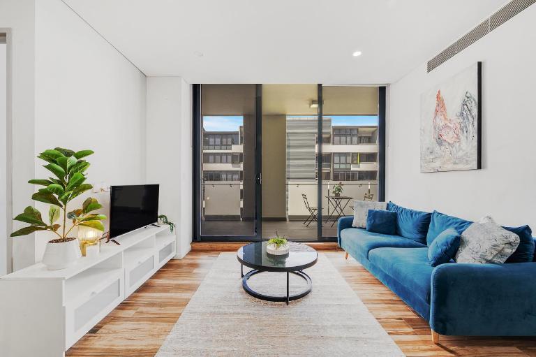 Olympic Park Oasis 2BR Pool Sauna Parking - B&B Sydney