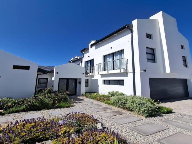 6 on Third - B&B Stompneusbaai