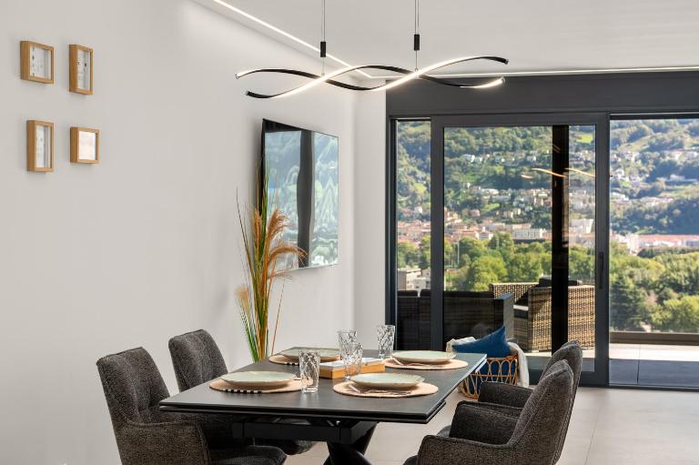 Panorama Royale Penthouse - Ferienwohnung Bellinzona