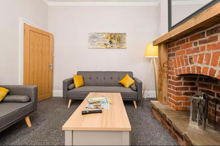 Carnarvon Stays - 2 bed Family Home - Free WiFi - Chambres d'hôtes Preston