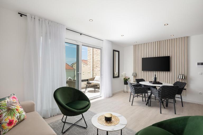 La Suite Apartment - B&B Promajna