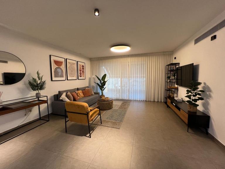 Cozy Mini Penthouse in North TLV - Mamad - B&B Tel Aviv