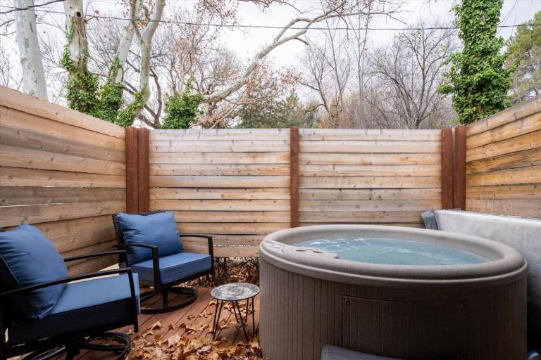 10 Creekside Retreat House with private Hot Tub - B&B Sedona