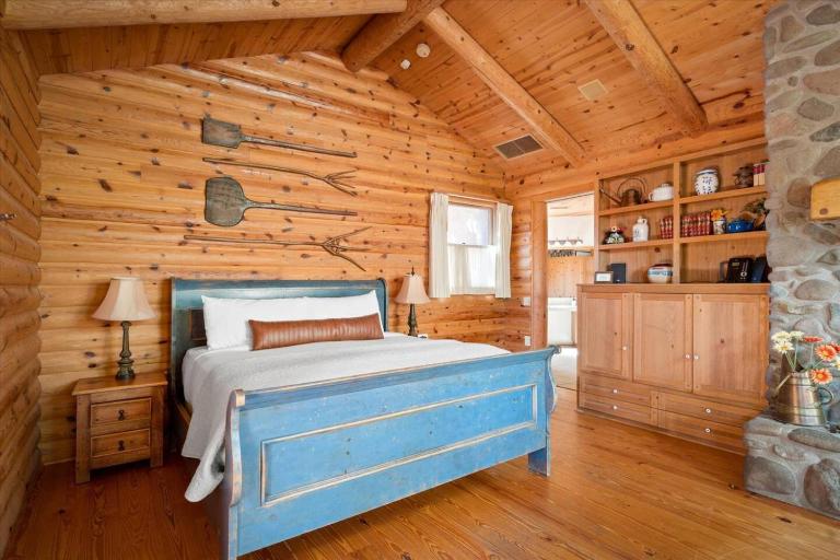 Adobe Village Villa with Private Patio- Wilderness - Bed and Breakfast Sedona
