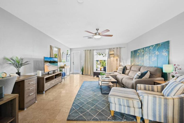 2 bed, steps from Wilton Drive, BBQ, fire pit - Chambres d'hôtes Fort Lauderdale