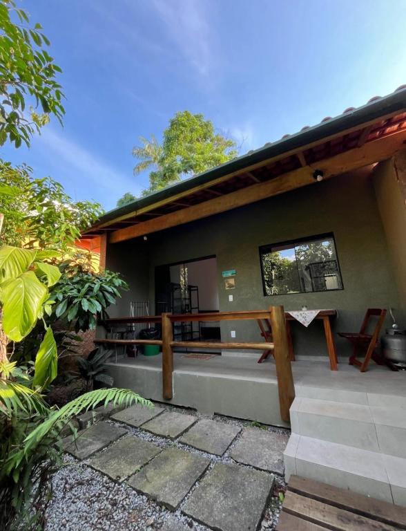 Chalé Suítes Casa na Praia de Itamambuca - B&B Ubatuba