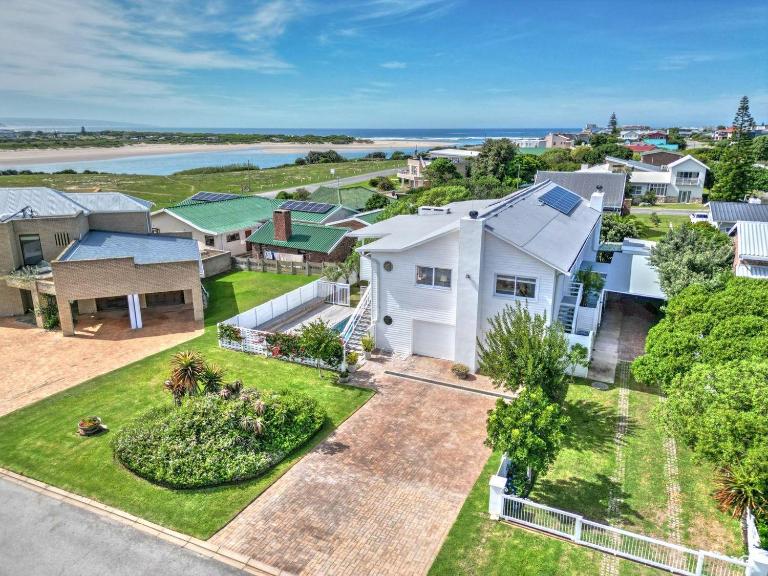 White Penguin - B&B Stilbaai