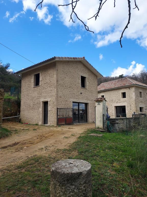 Maison en Drôme des Collines - Chambres d'hôtes Charmes-sur-l'Herbasse