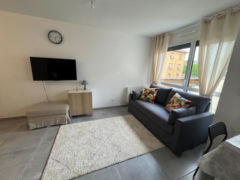 Studio Cosy Le Cocon au calme - B&B Saint-Bonnet-de-Mure