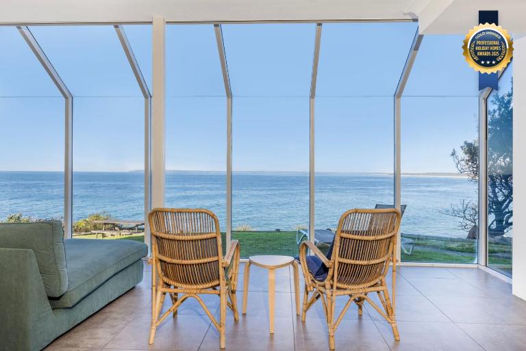 Neptune I Absolute Beachfront I Stunning Views - B&B Culburra Beach