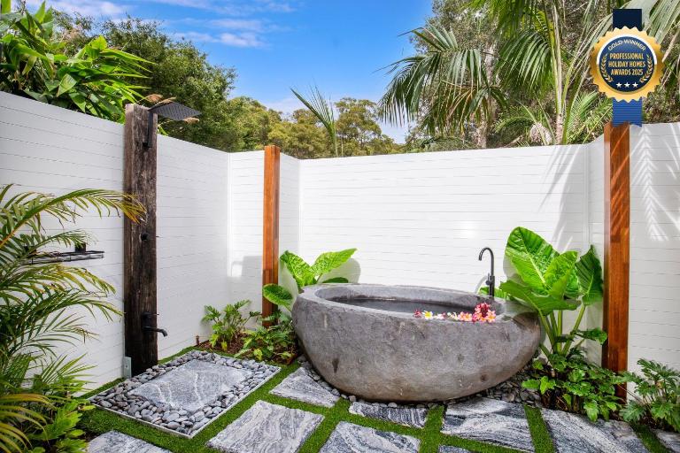 Rest Pet Friendly with Outdoor Bath 3 Mins Walk to Beach - Chambres d'hôtes Yaminyi