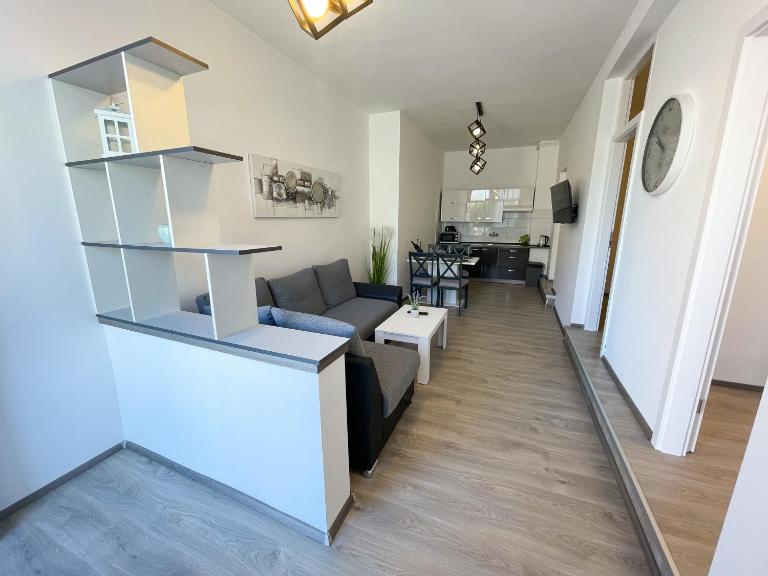 Apartments in Jadranovo 42640 - B&B Jadranovo